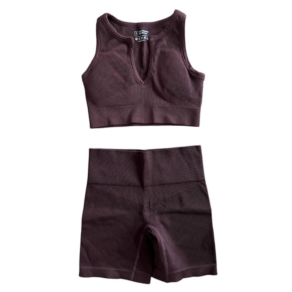 High Waisted Biker Shorts and Cropped Bra Top Workout Set Coffee Brown Small - Picture 3 of 4